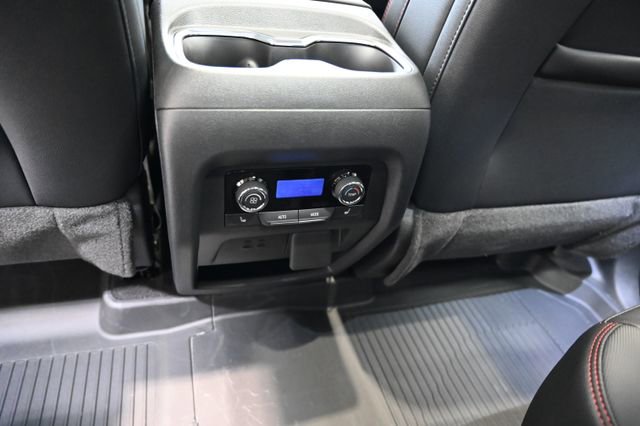 New 2026 Chevrolet Traverse RS w/ LPO, Floor Liner Package AWD/4WD image 27