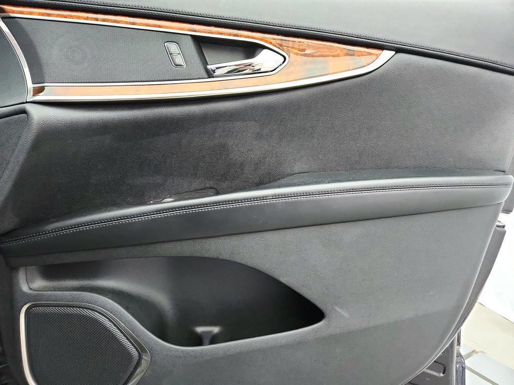 Used 2016 Lincoln MKX Select w/ Select Plus Package AWD/4WD image 28