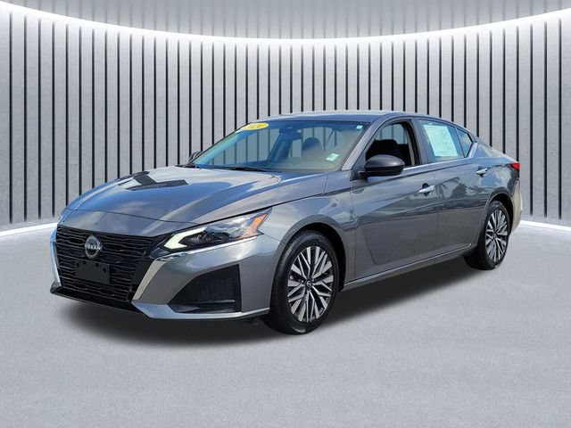 Used 2024 Nissan Altima 2.5 SV FWD image 3