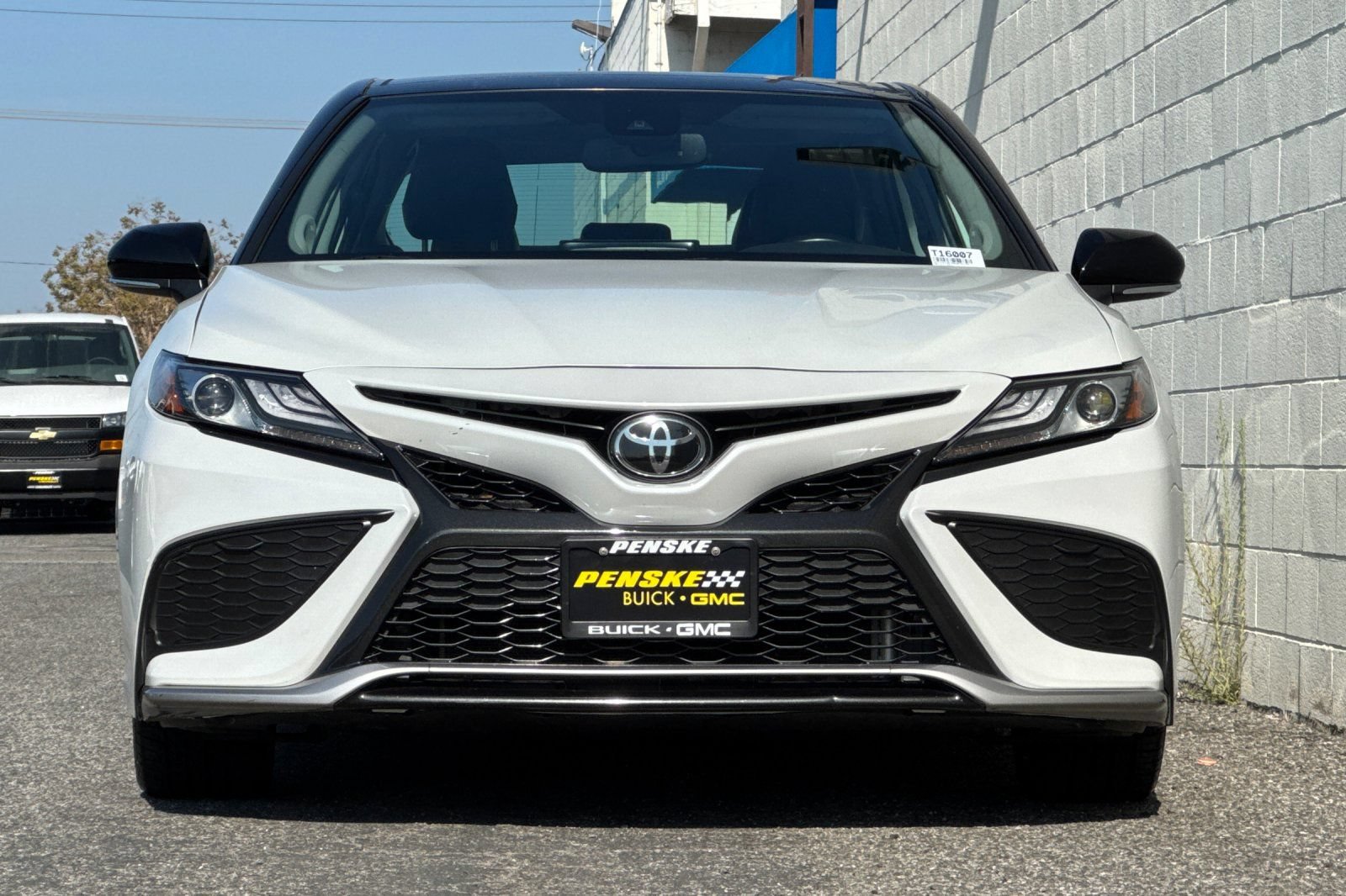 Used 2022 Toyota Camry XSE FWD image 9