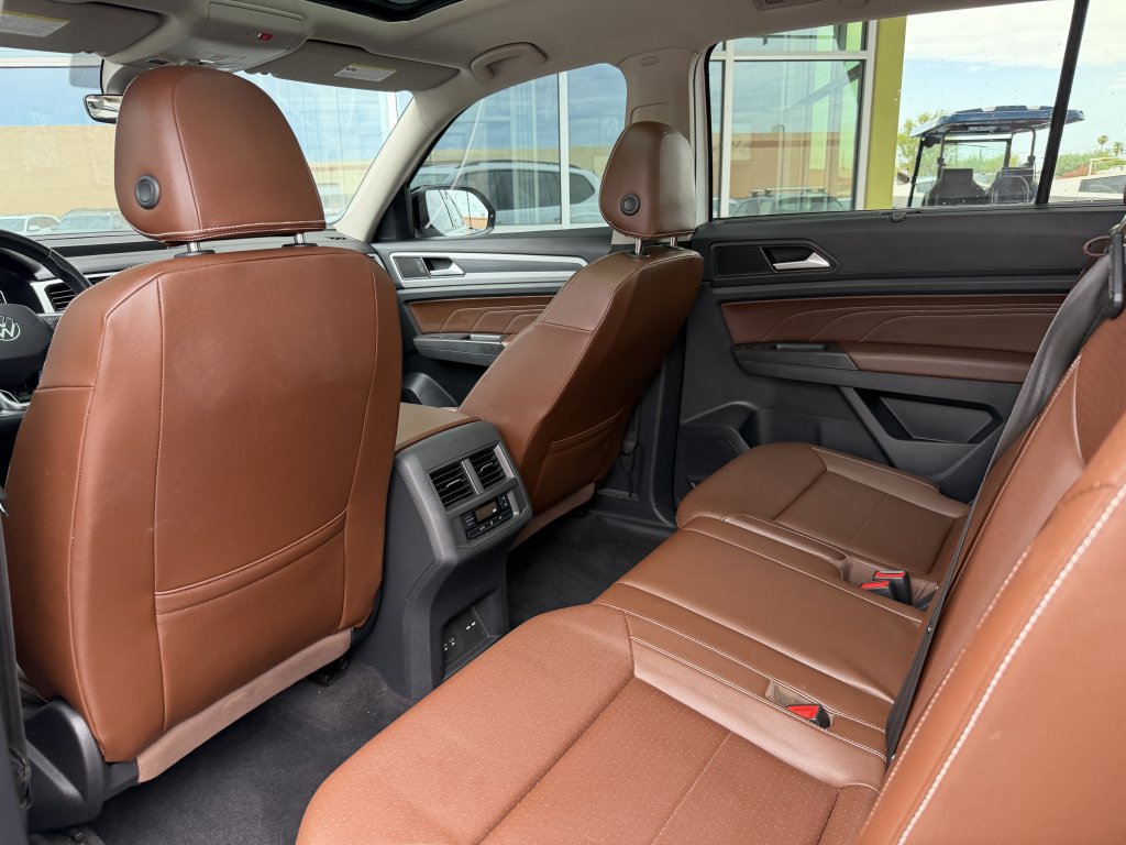 Used 2023 Volkswagen Atlas SEL R-Line AWD/4WD image 34