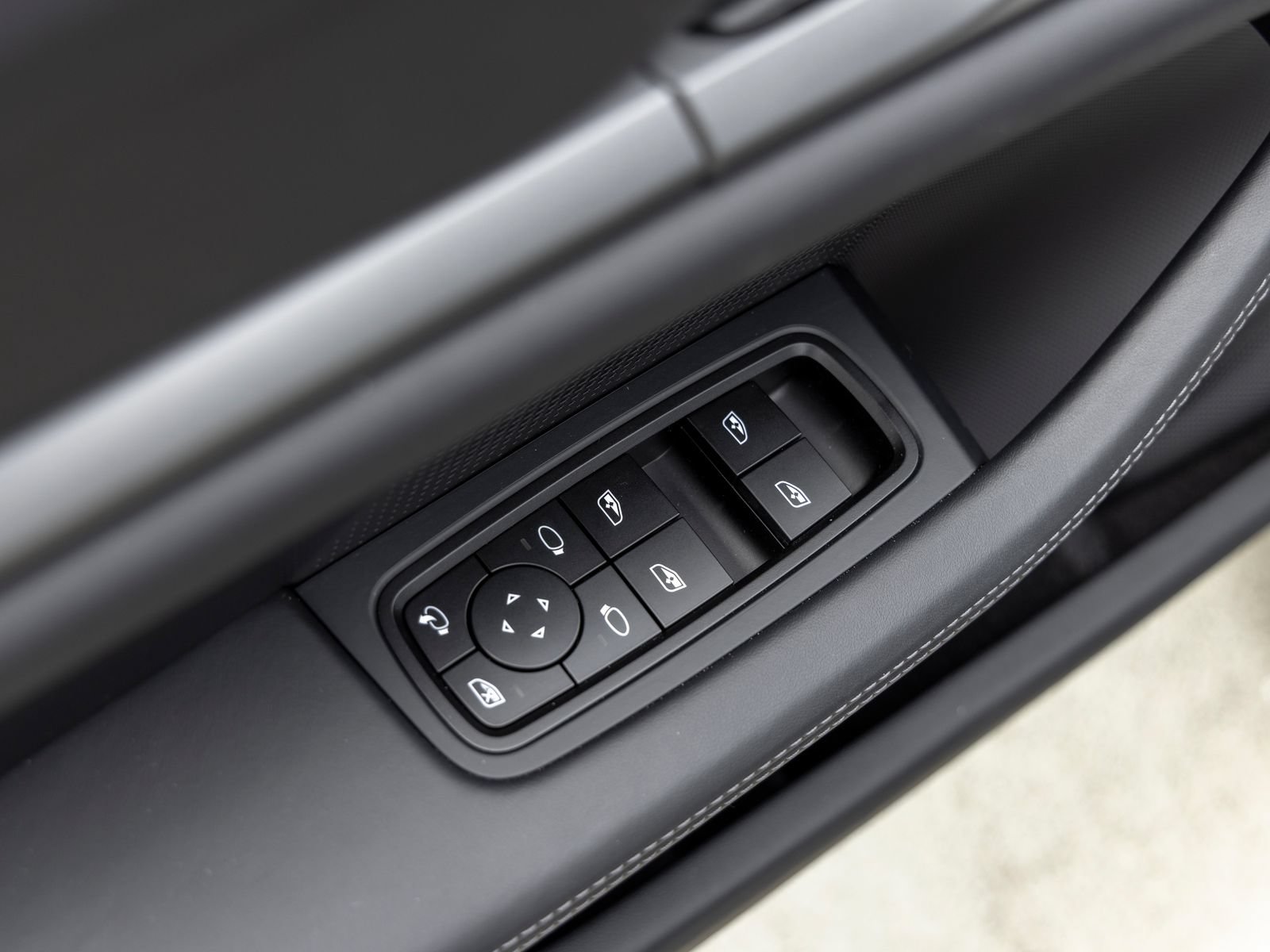 New 2026 Porsche Taycan AWD/4WD image 22