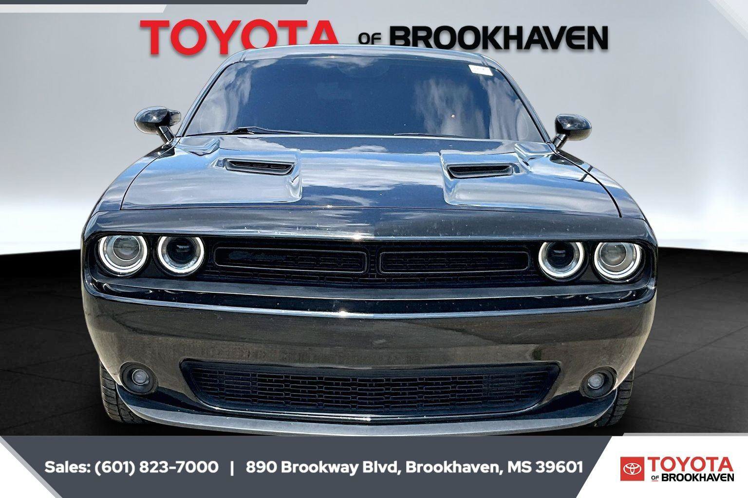 Used 2022 Dodge Challenger SXT w/ Blacktop Package RWD image 3