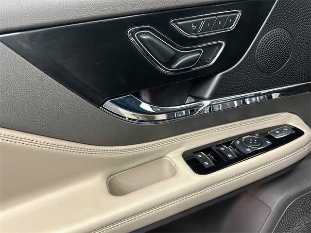 Used 2023 Lincoln Corsair Reserve image 33