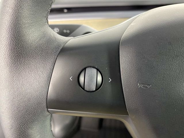 Used 2023 Tesla Model Y Long Range AWD/4WD image 17