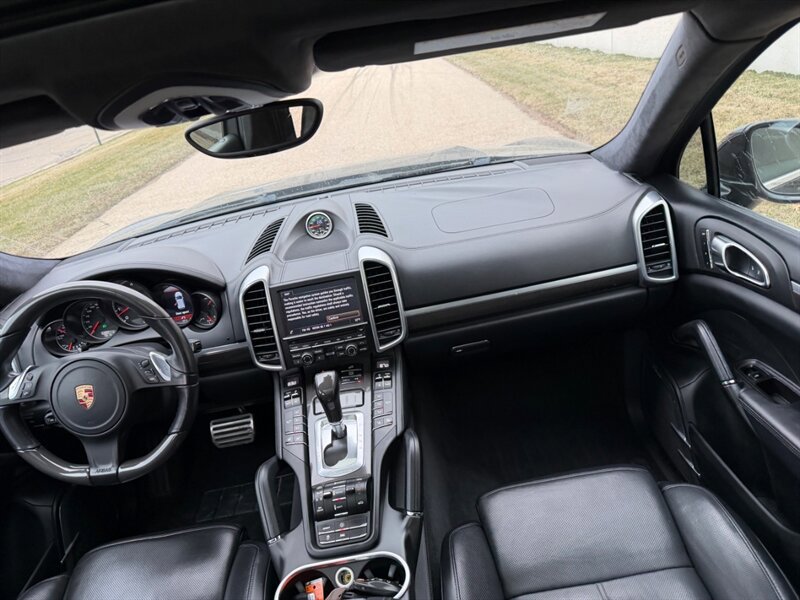 Used 2014 Porsche Cayenne Turbo S AWD/4WD image 28
