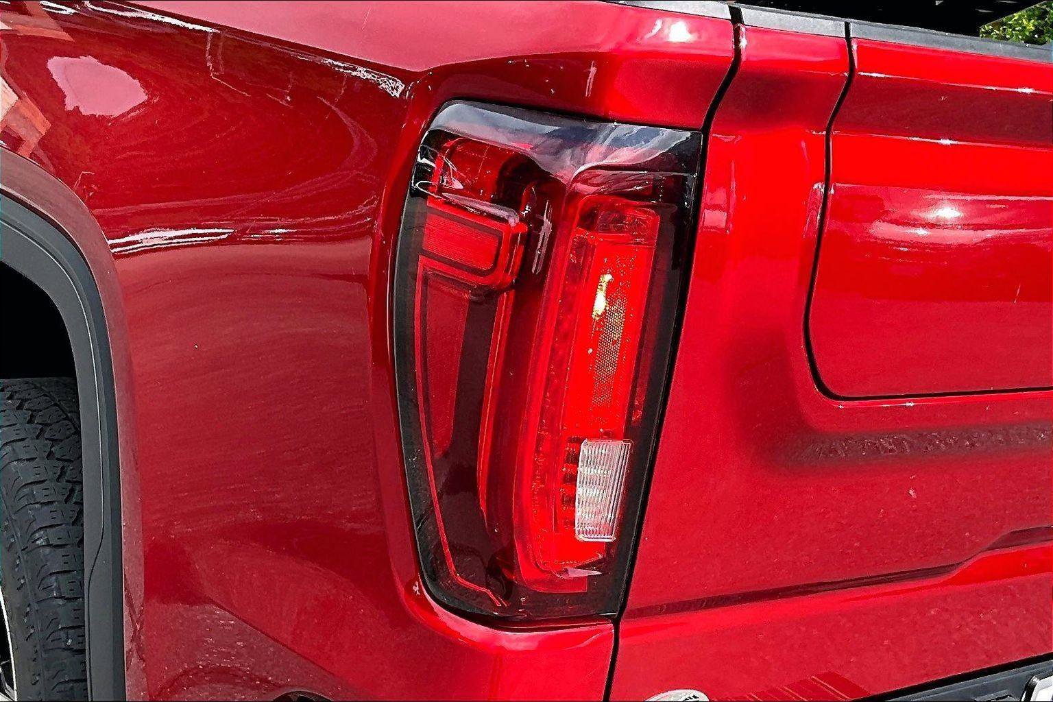 Used 2025 GMC Sierra 1500 AT4 w/ AT4 Premium Package AWD/4WD image 31