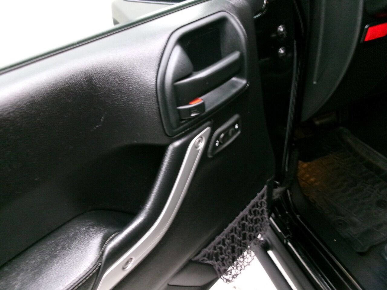 Used 2016 Jeep Wrangler Unlimited Rubicon image 21