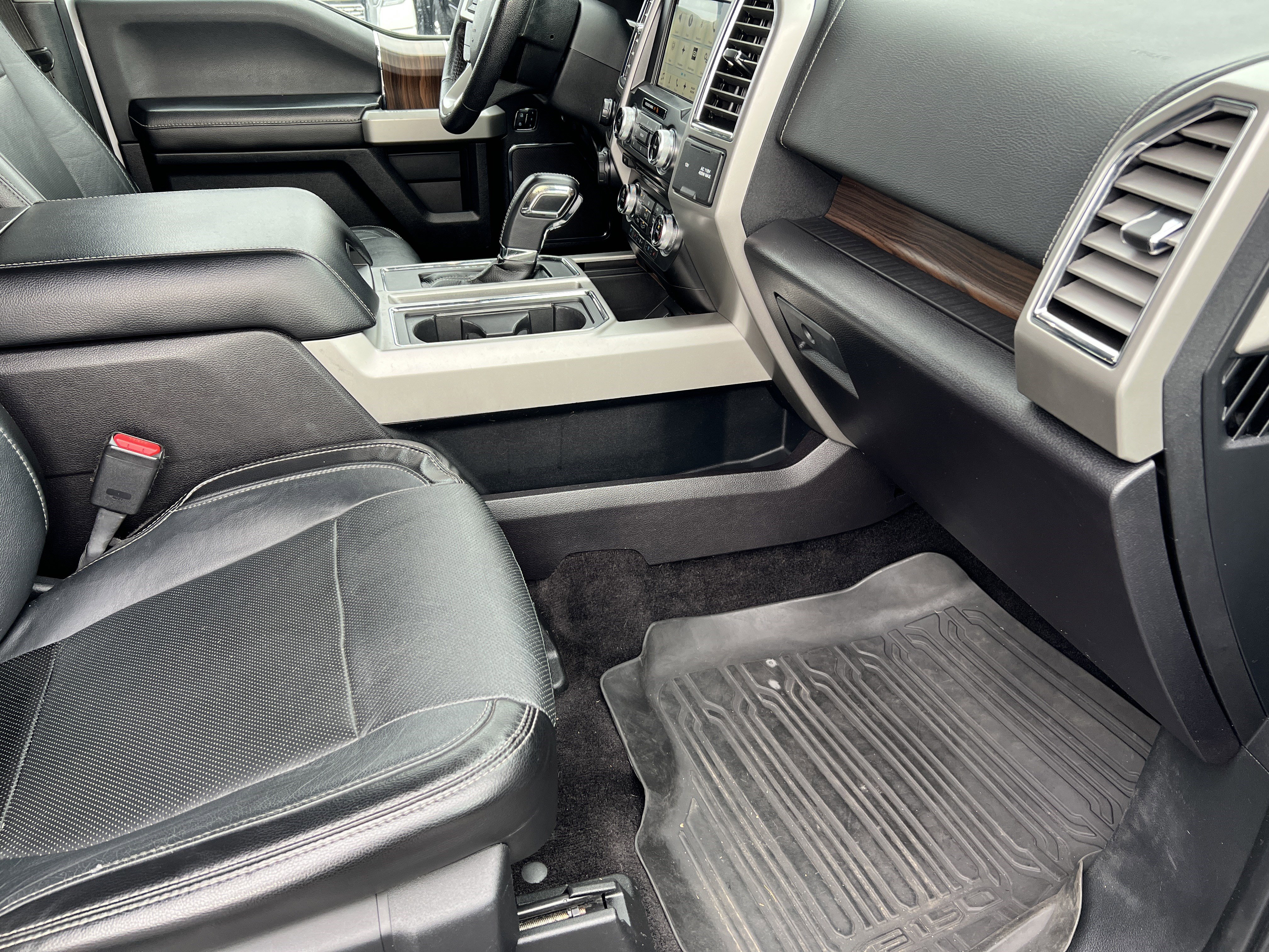 Used 2016 Ford F150 Lariat w/ Equipment Group 502A Luxury image 23