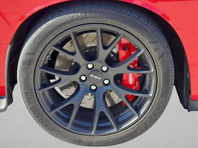 Used 2015 Dodge Challenger SRT Hellcat RWD image 16
