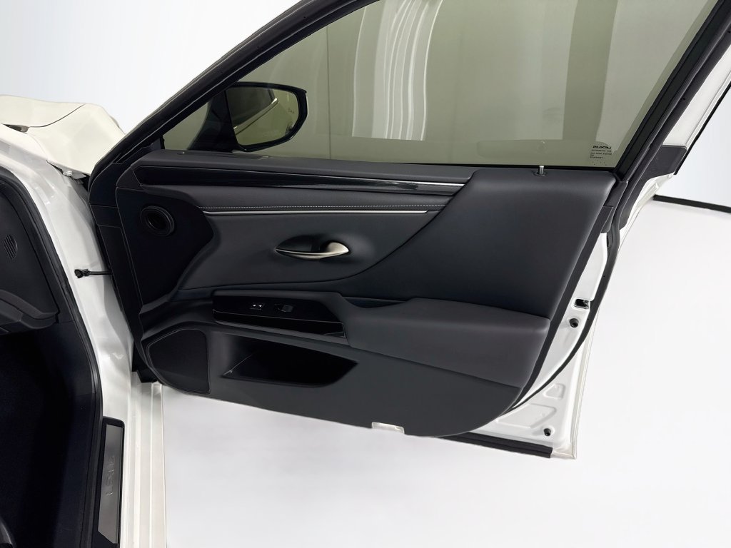 Used 2025 Lexus ES 350 w/ Accessory Package (Z2) FWD image 25