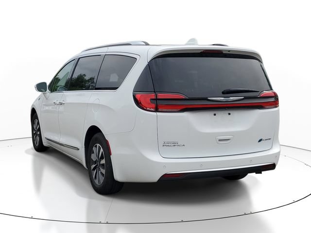 Used 2021 Chrysler Pacifica Limited w/ Uconnect Theater Family Group FWD image 3