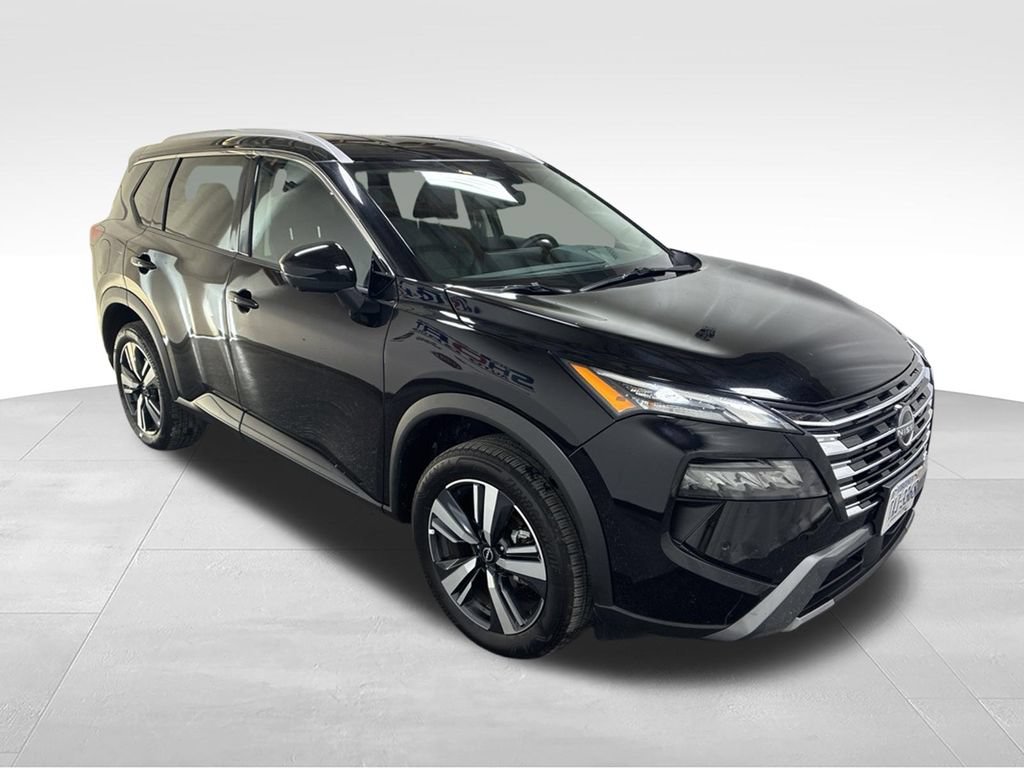 Used 2026 Nissan Rogue SL AWD/4WD image 3