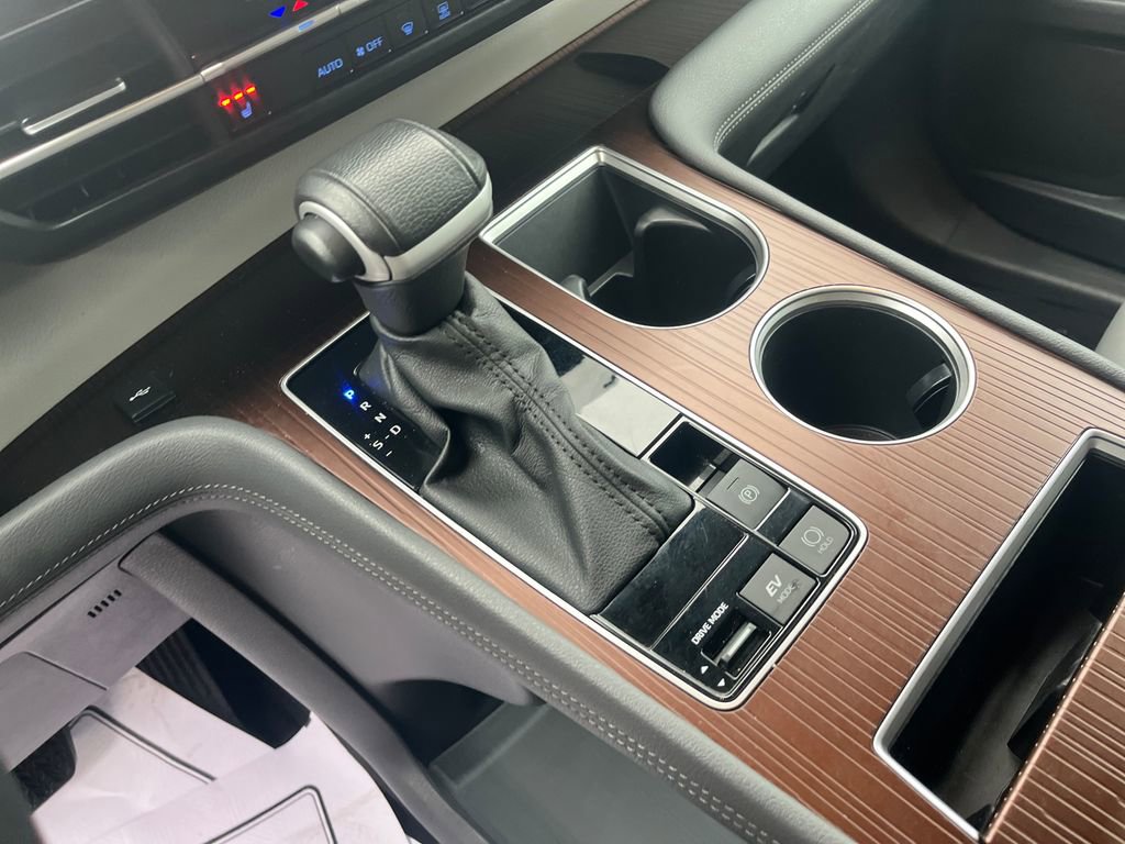 Certified 2023 Toyota Sienna XLE image 28