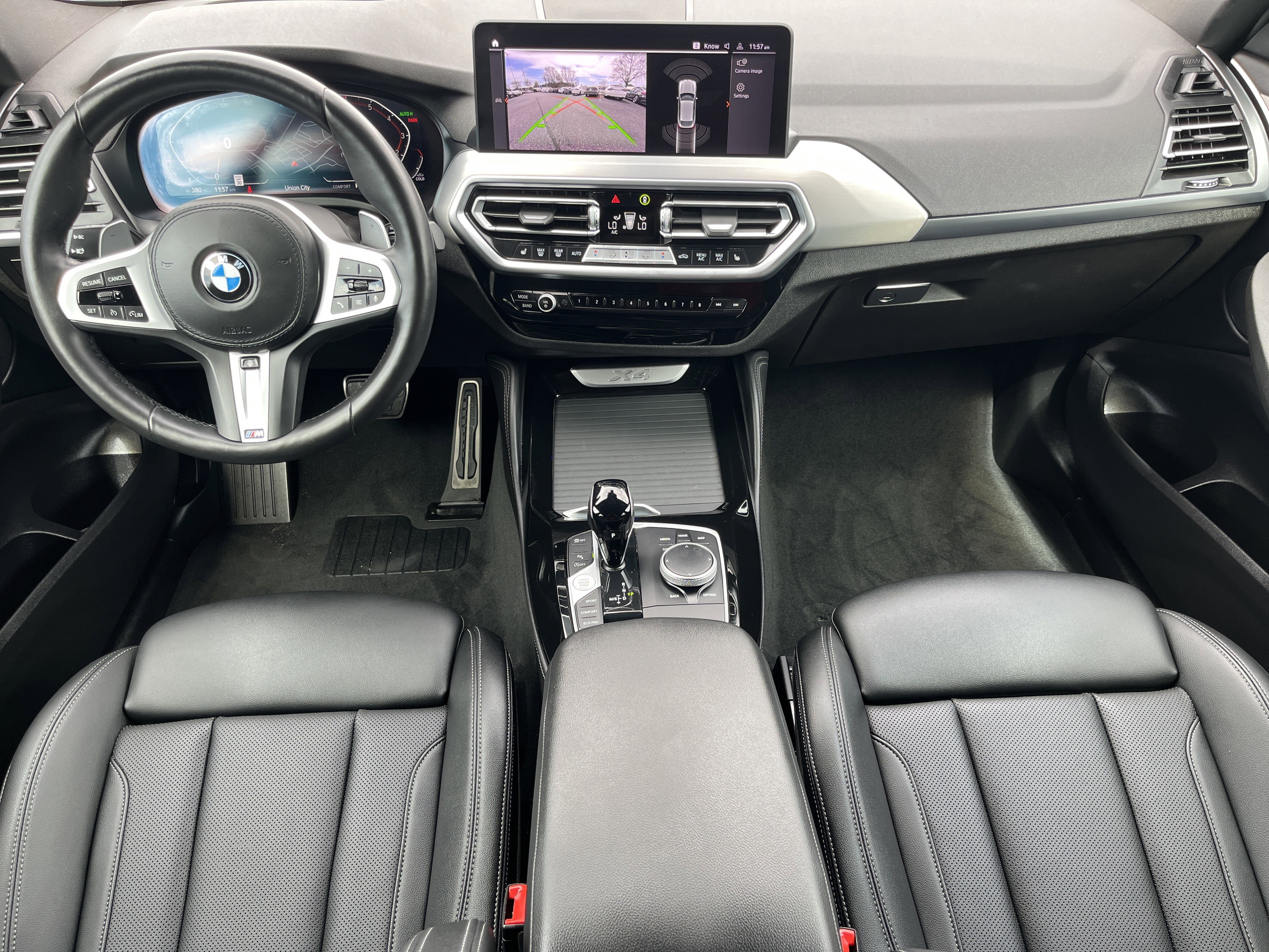 Used 2025 BMW X4 xDrive30i image 3