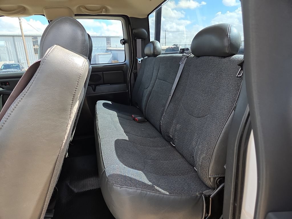Used 2006 Chevrolet Silverado 2500 W/T RWD image 16