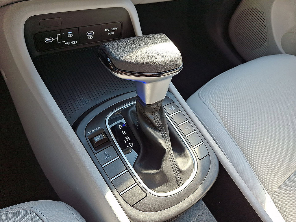 Used 2024 Hyundai Kona SE AWD/4WD image 15