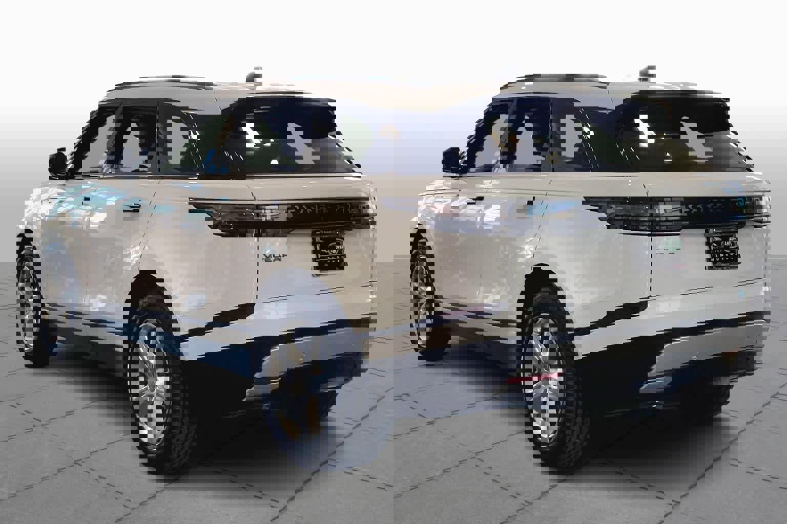 Used 2025 Land Rover Range Rover Velar S image 12