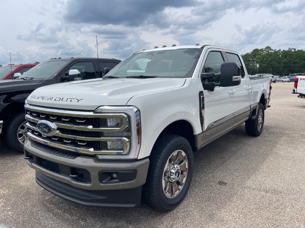 New 2026 Ford F250 King Ranch w/ FX4 Off-Road Package AWD/4WD image 2