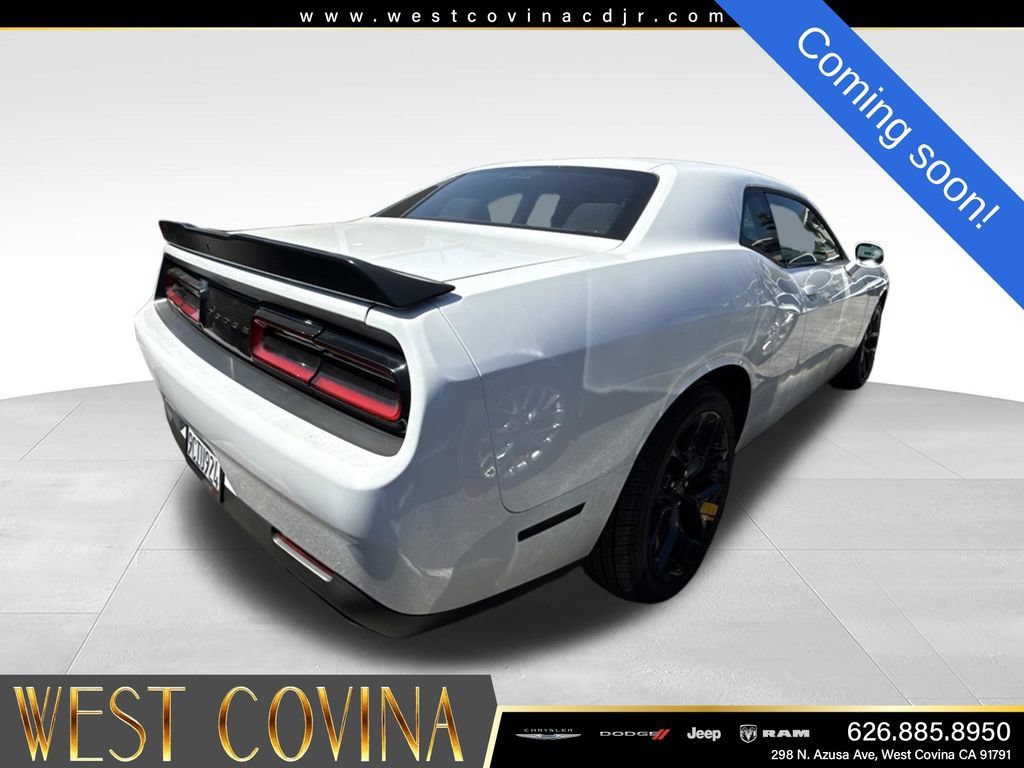 Used 2022 Dodge Challenger SXT w/ Blacktop Package RWD image 5
