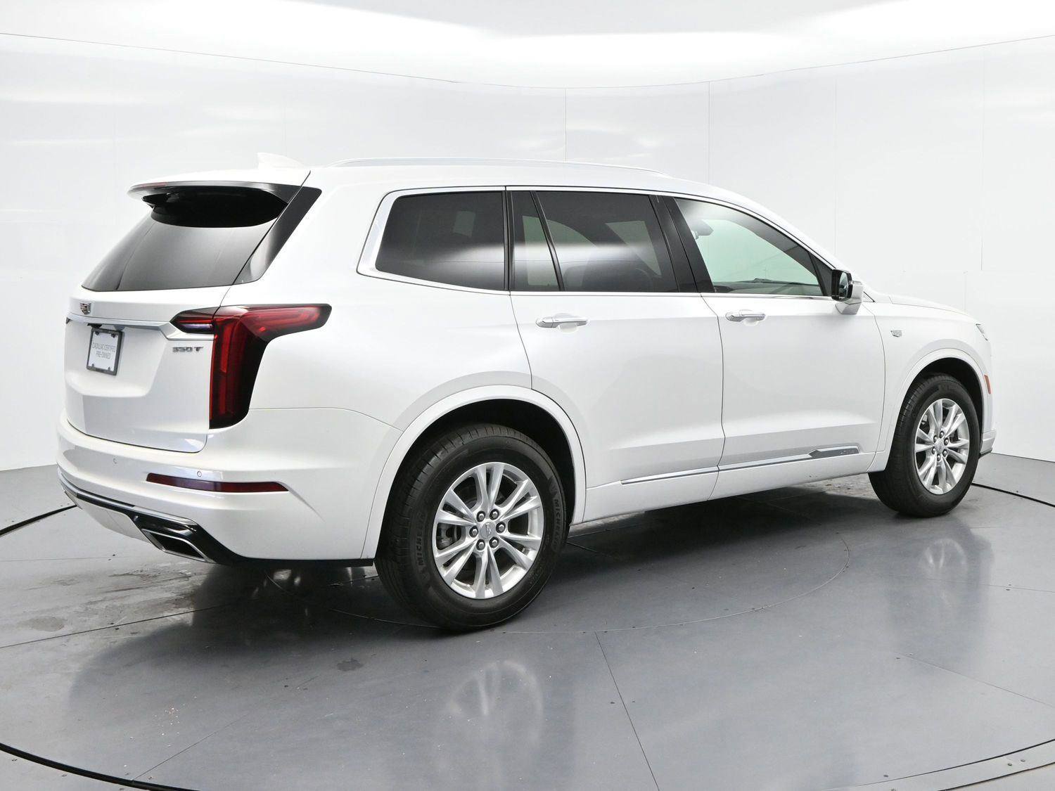 Certified 2025 Cadillac XT6 Luxury FWD image 7