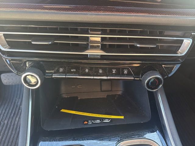 Used 2024 Chevrolet Traverse RS w/ LPO, Floor Liner Package AWD/4WD image 18