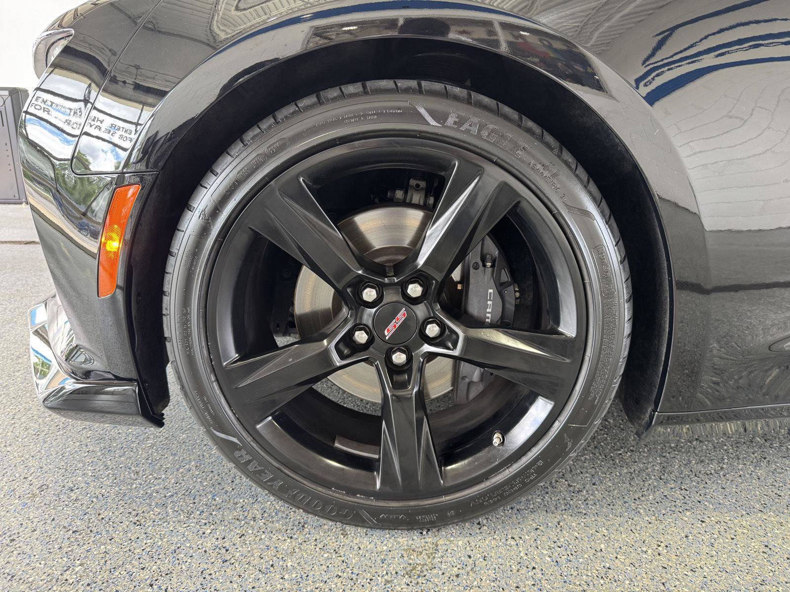 Used 2017 Chevrolet Camaro SS RWD image 28