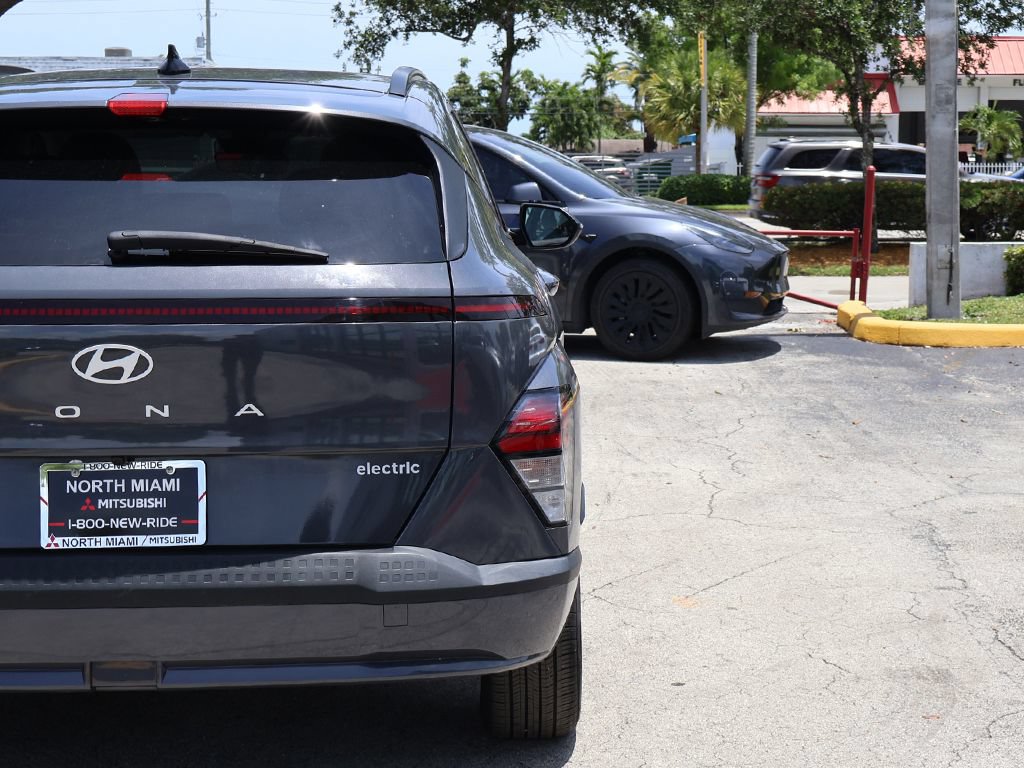 Used 2024 Hyundai Kona SEL FWD image 14