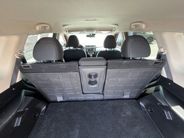 Used 2019 Nissan Rogue SV image 24