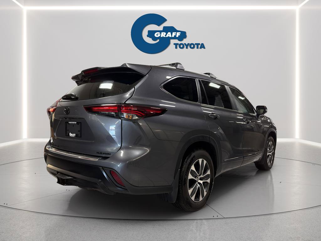 Used 2025 Toyota Highlander XLE AWD/4WD image 7