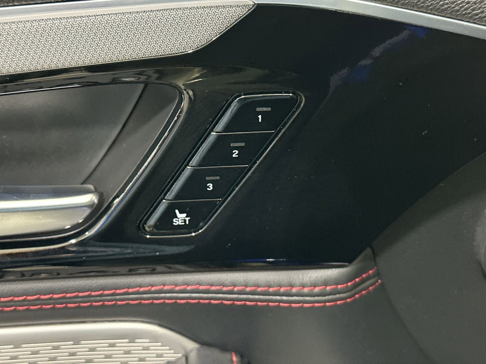 Used 2023 Acura MDX A-Spec image 17