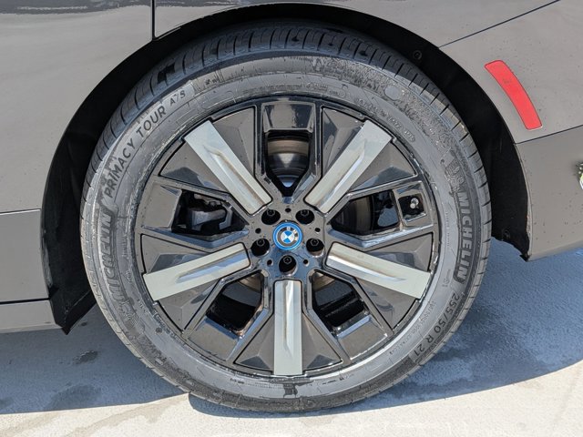 Certified 2023 BMW iX xDrive50 w/ Premium Package AWD/4WD image 20