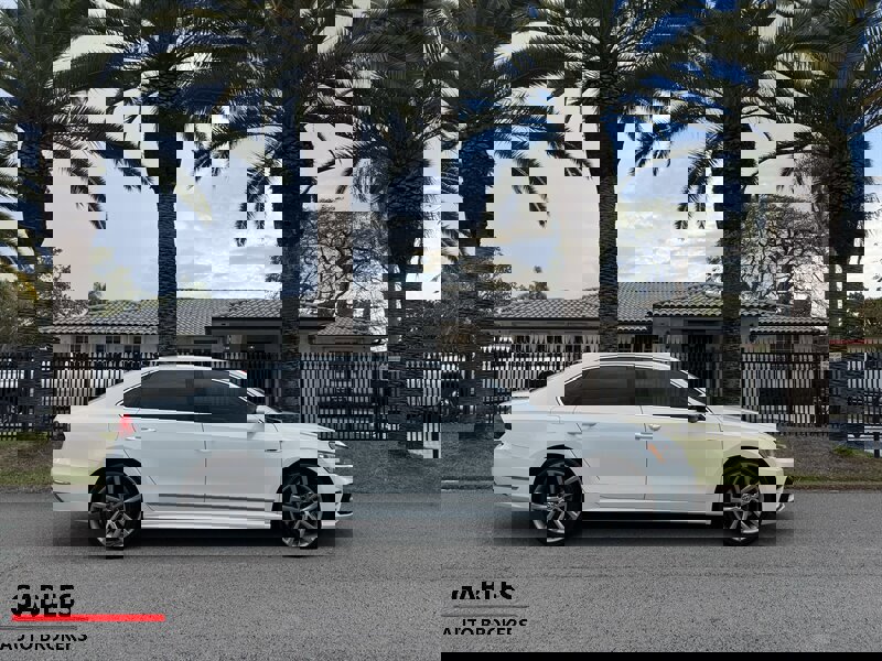 Used 2017 Volkswagen Passat 1.8T R-Line image 2