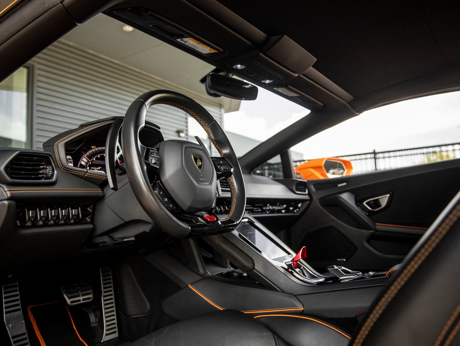Used 2021 Lamborghini Huracan EVO RWD image 28