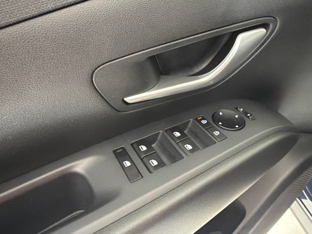 Used 2025 Hyundai Tucson SEL FWD image 14