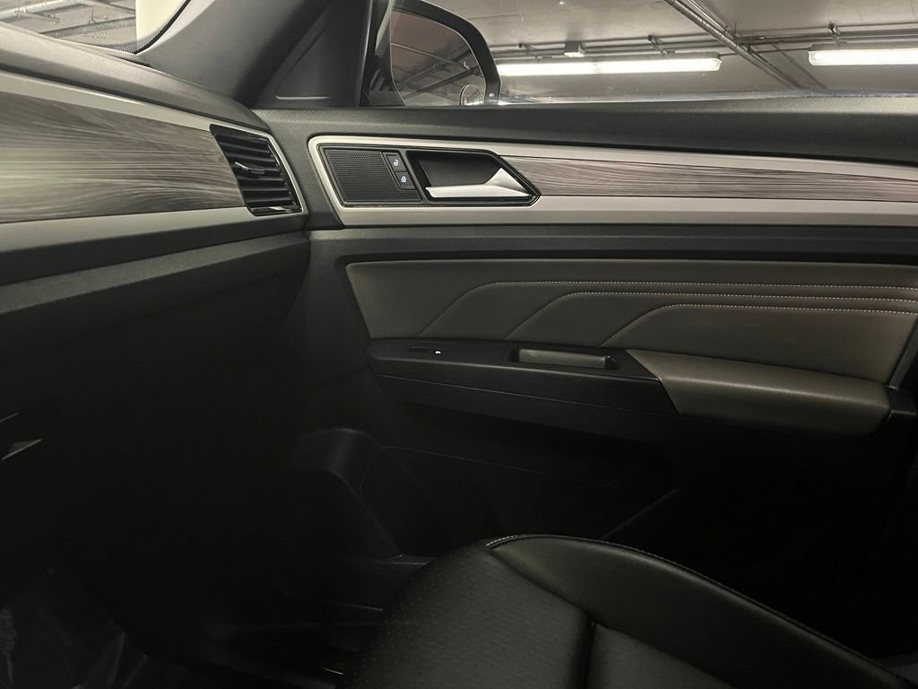Used 2023 Volkswagen Atlas Cross Sport SE w/ Panoramic Sunroof Package AWD/4WD image 32