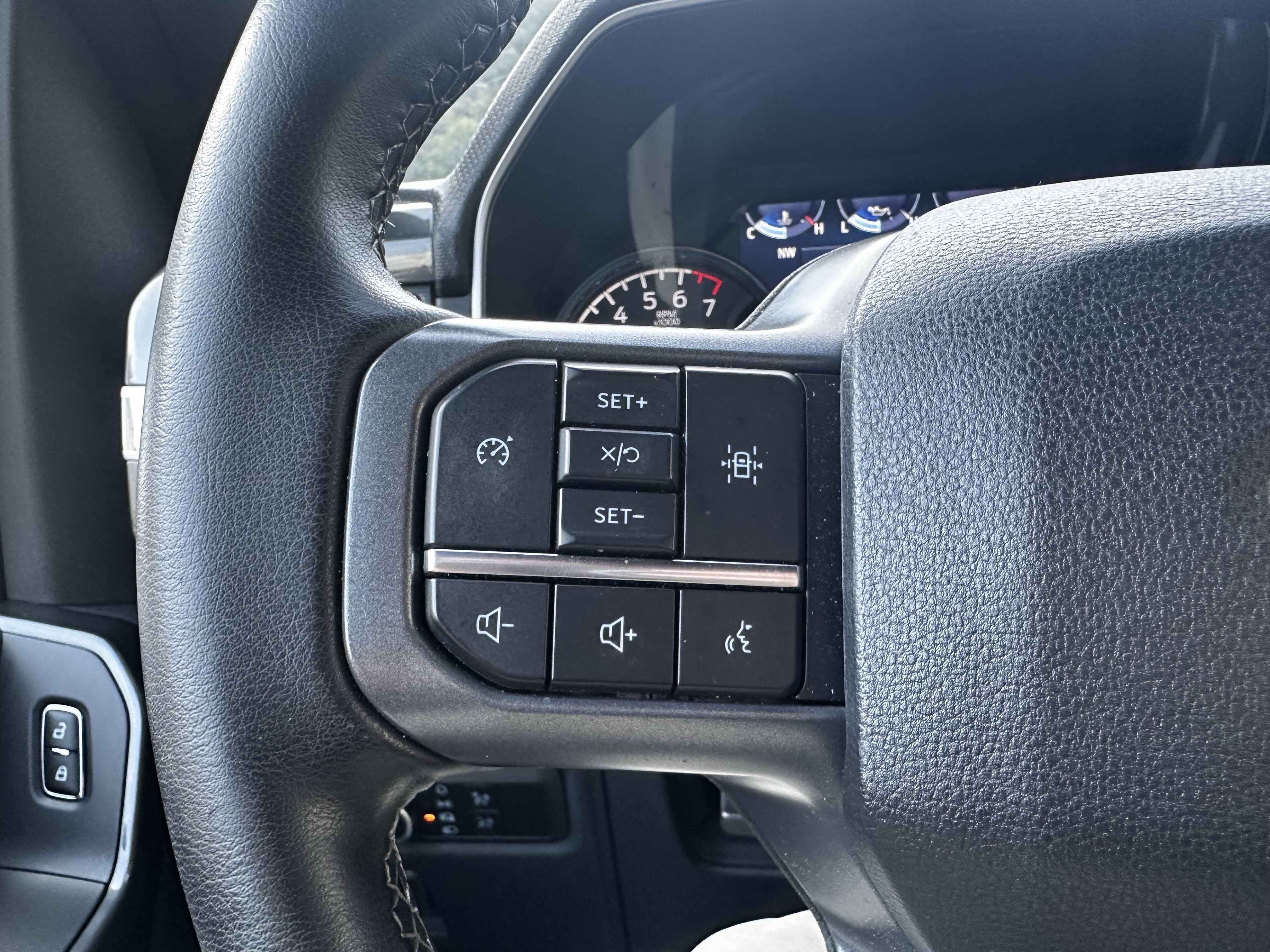 Used 2023 Ford F150 XLT w/ Equipment Group 302A High image 9