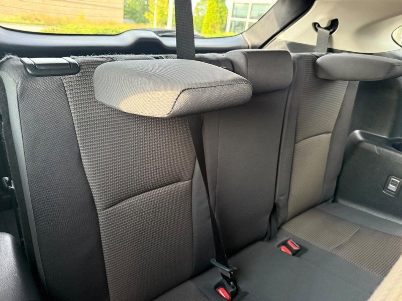 Used 2024 Toyota Highlander LE image 13