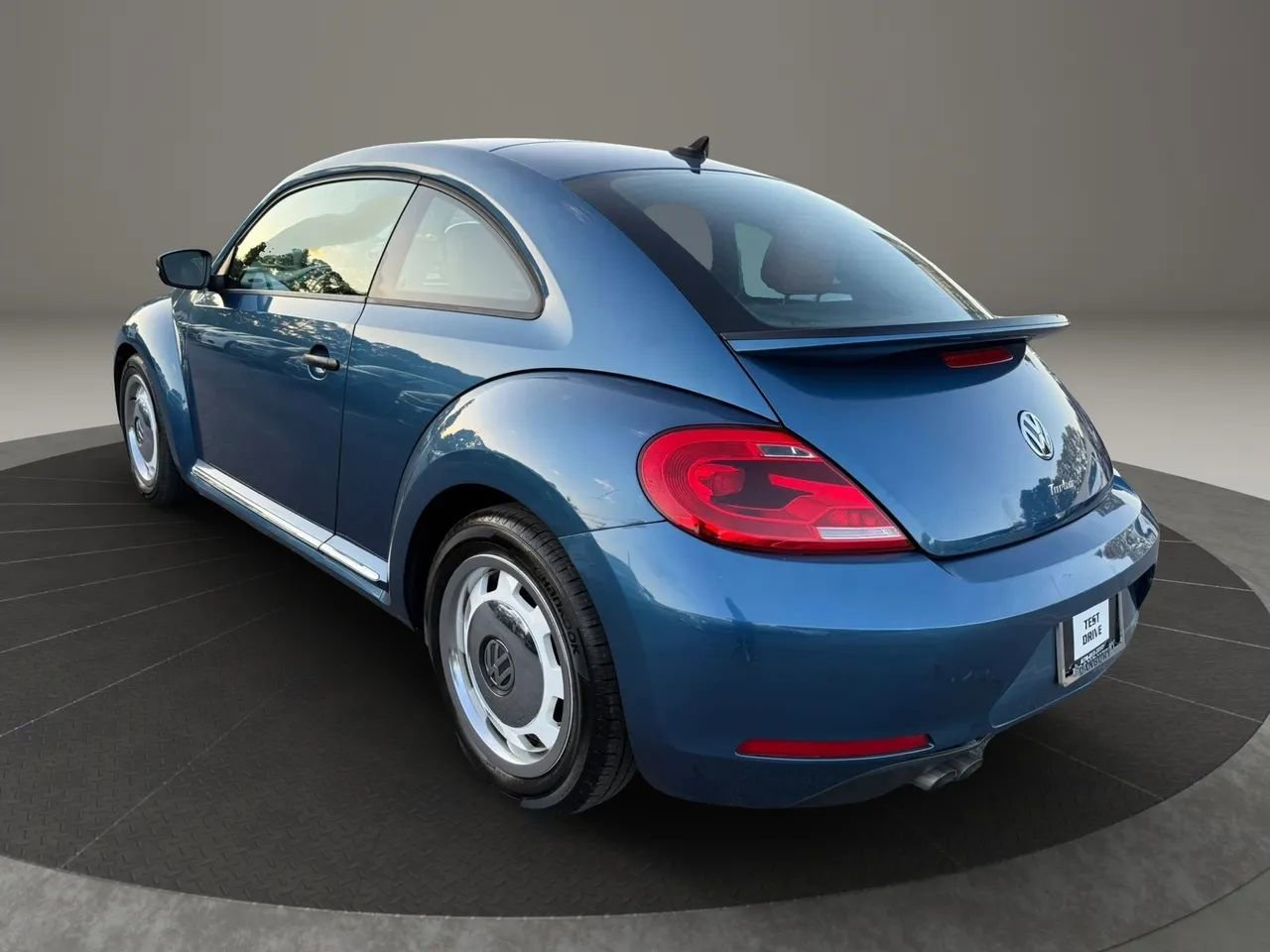 Used 2016 Volkswagen Beetle 1.8T Classic FWD image 4