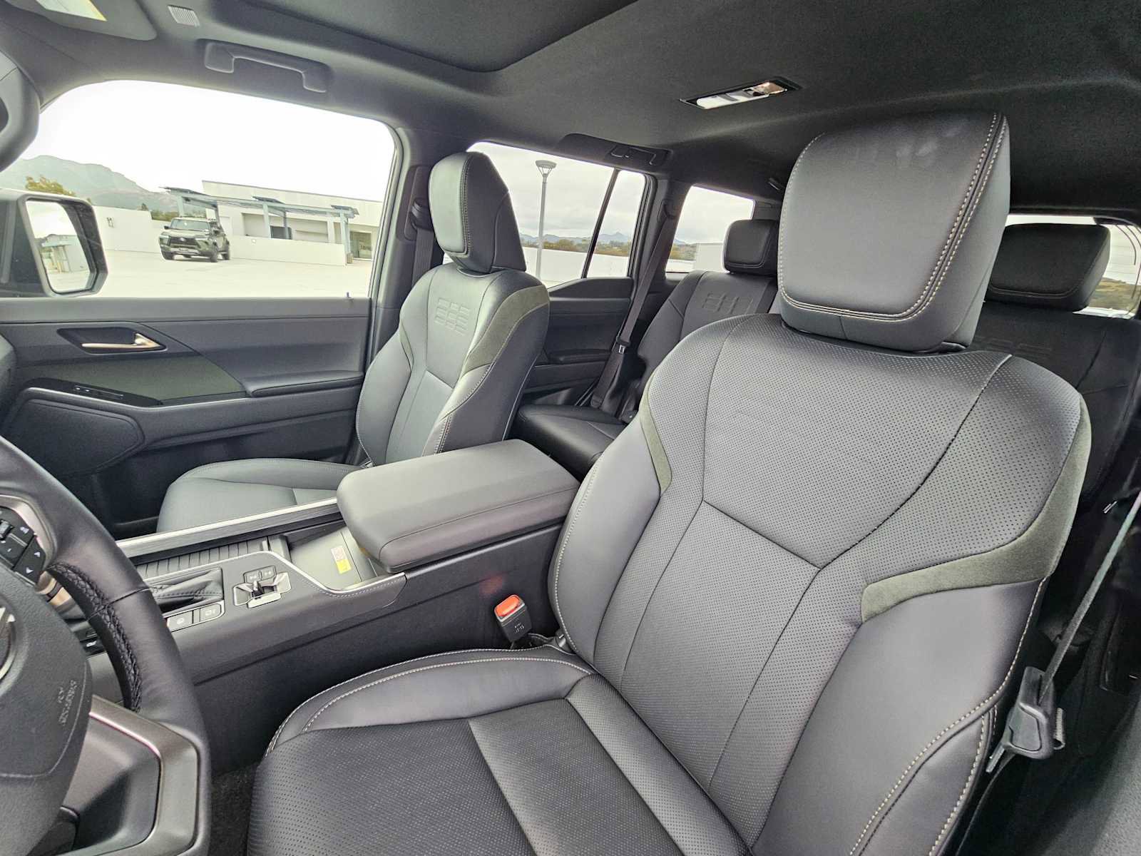 Used 2026 Lexus GX 550 w/ Accessory Package (32) AWD/4WD image 21