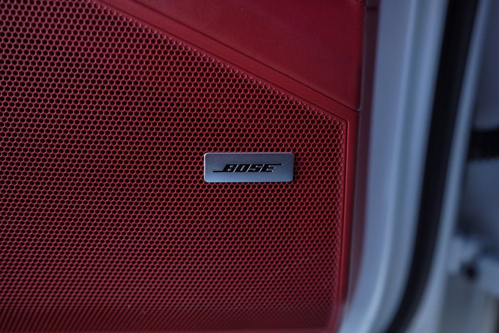 Used 2023 Porsche Cayenne Platinum Edition image 37