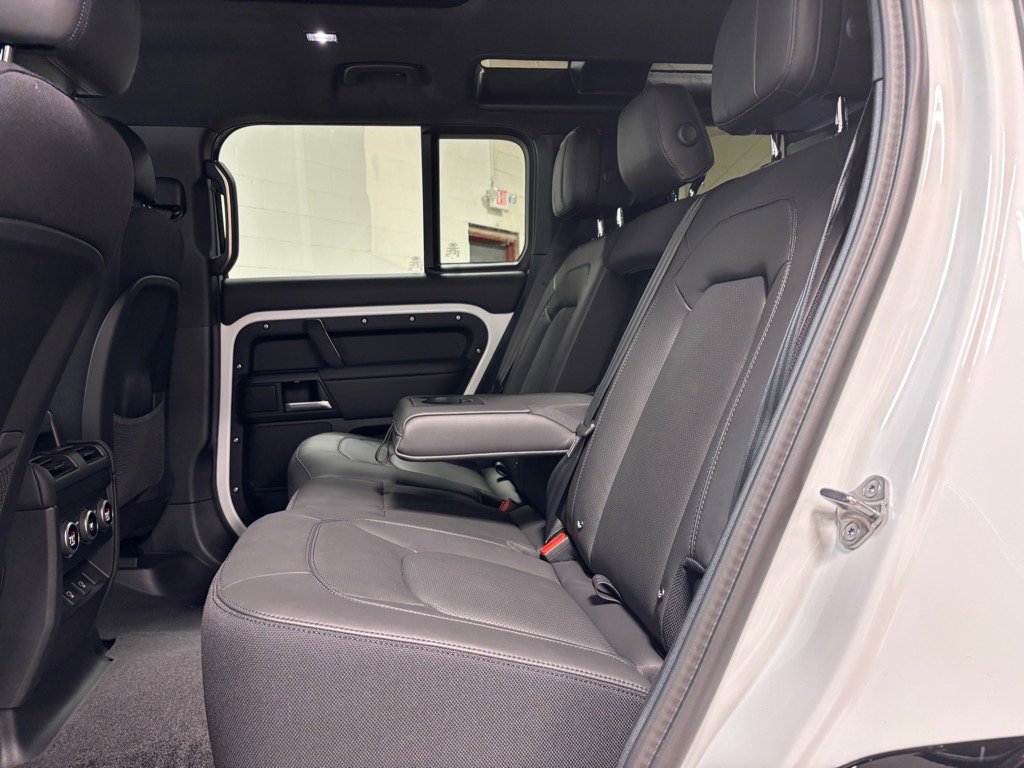 New 2025 Land Rover Defender 110 V8 image 27