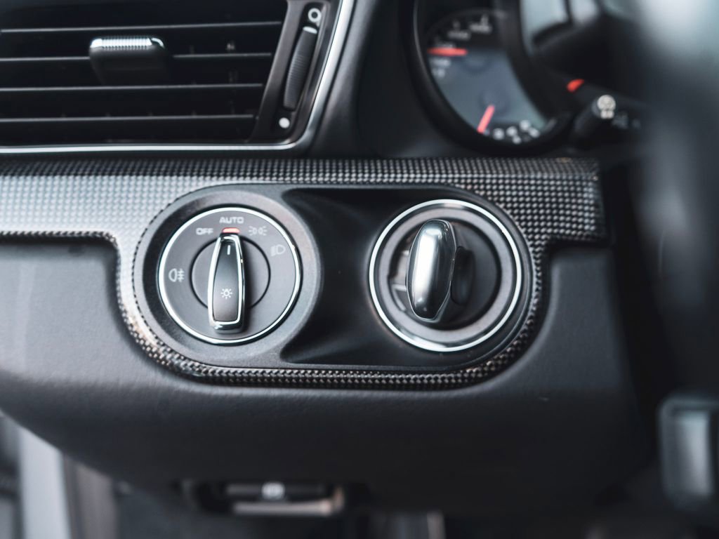 Used 2017 Porsche 911 Turbo S image 17