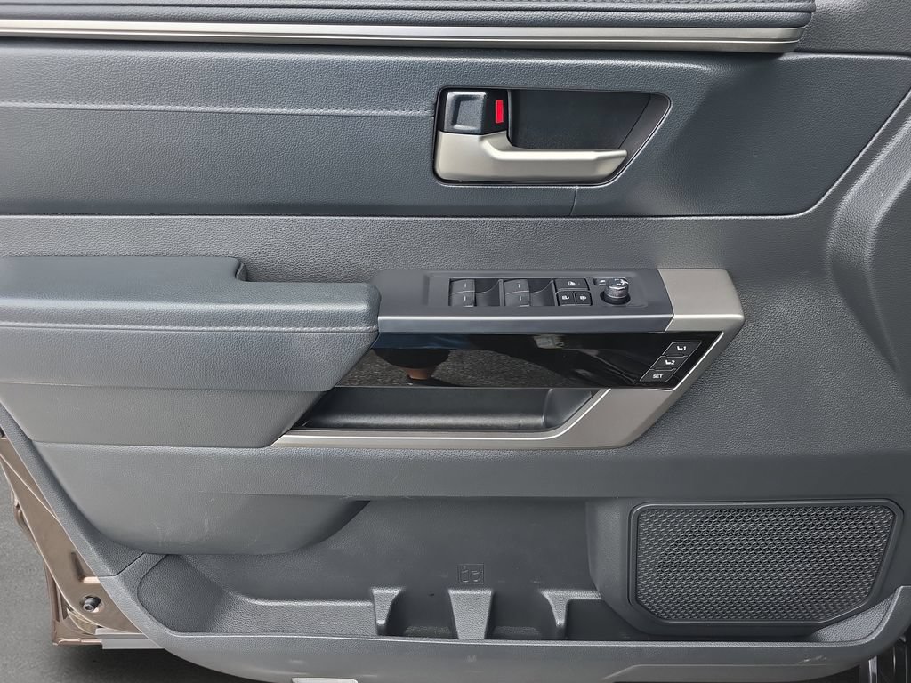 Used 2024 Toyota Tundra Limited AWD/4WD image 17