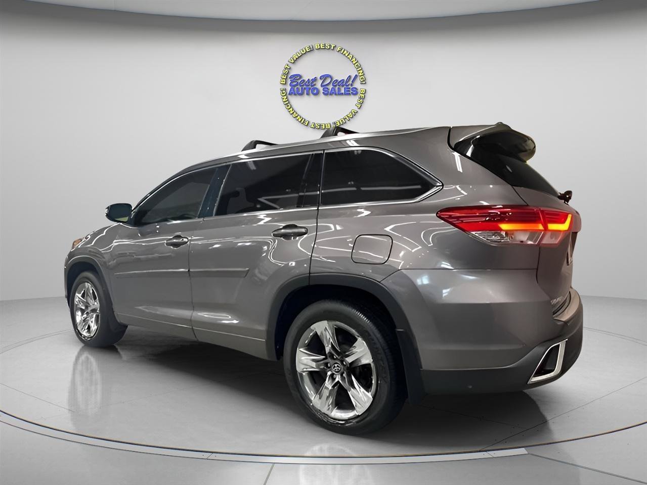 Used 2019 Toyota Highlander Limited Platinum AWD/4WD image 3