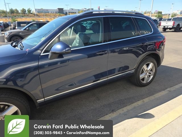 Used 2014 Volkswagen Touareg TDI AWD/4WD image 5