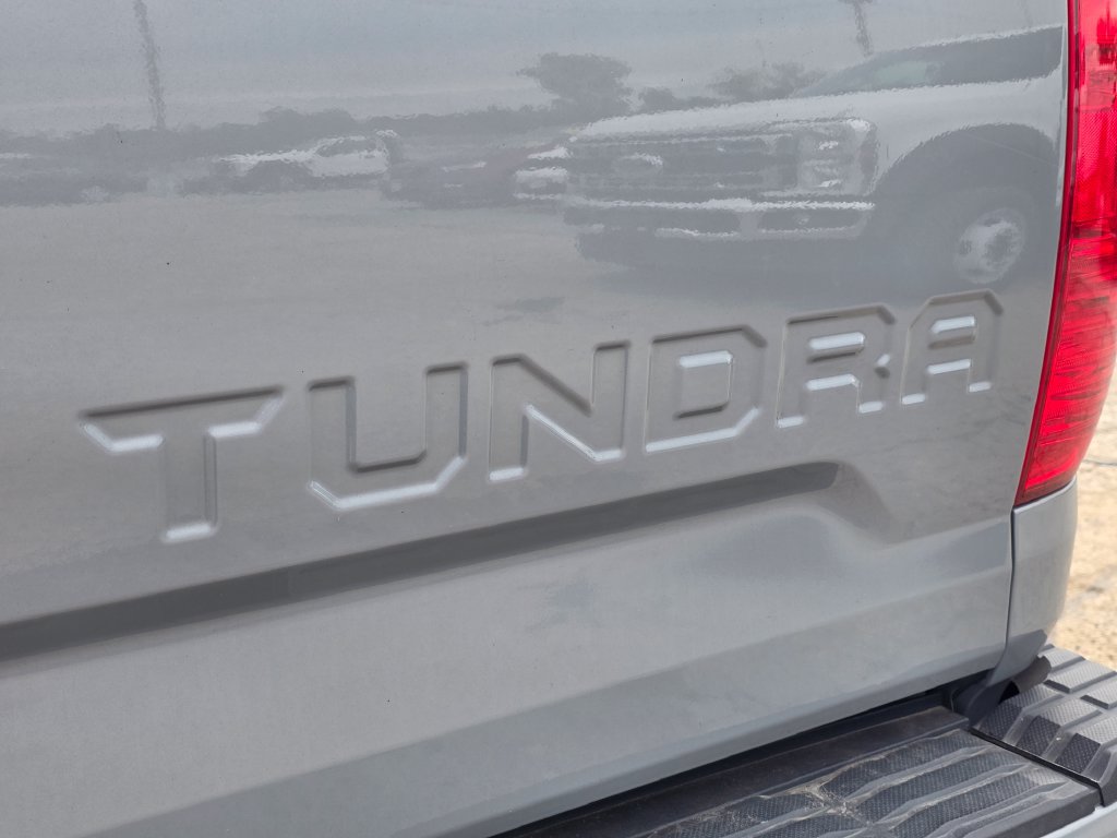 Used 2020 Toyota Tundra Limited w/ Limited Premium Package AWD/4WD image 11