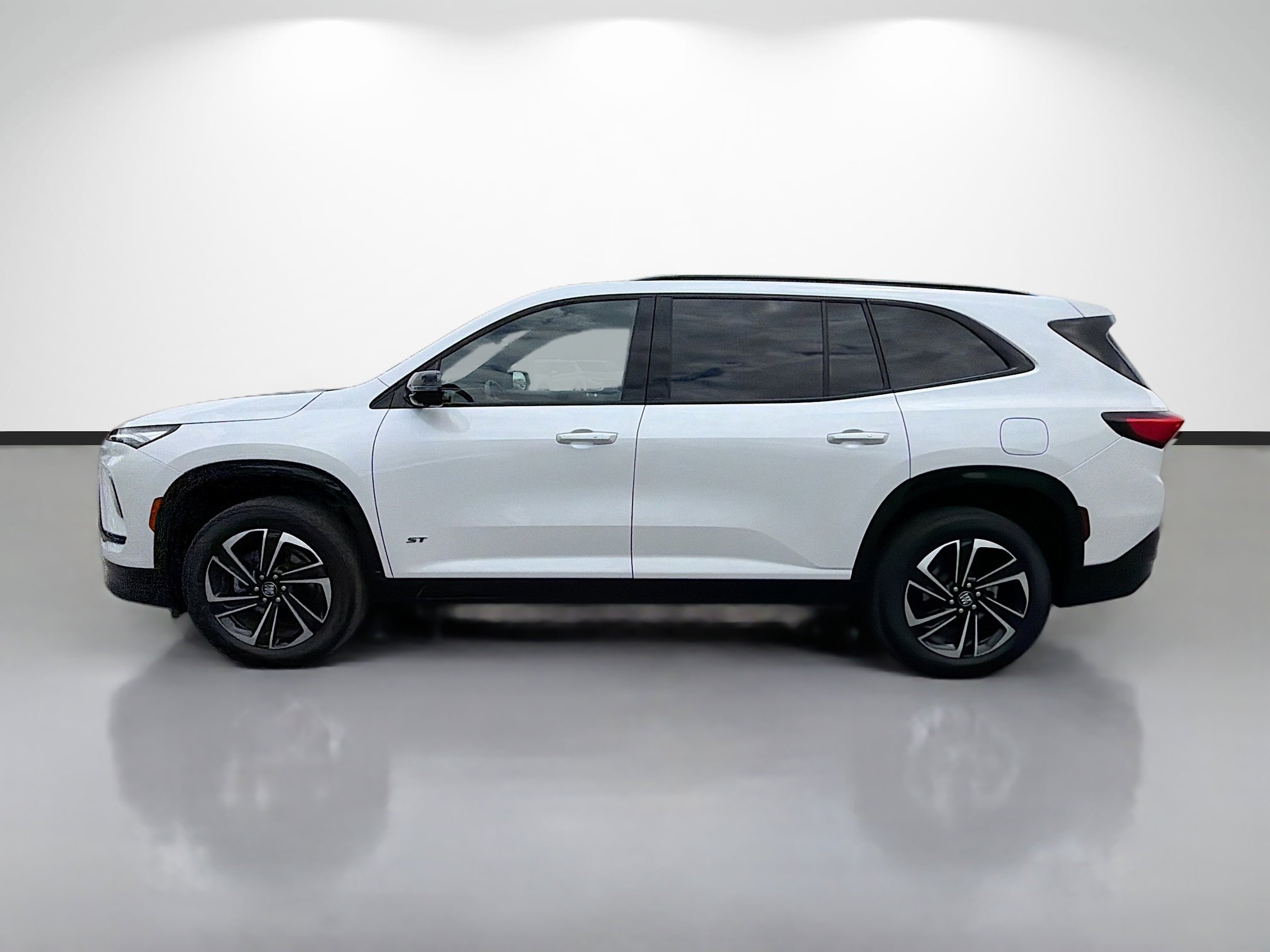 Used 2025 Buick Enclave Sport Touring w/ Power Package FWD image 6