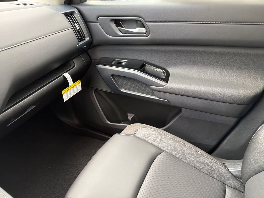 New 2026 Nissan Pathfinder SL image 26