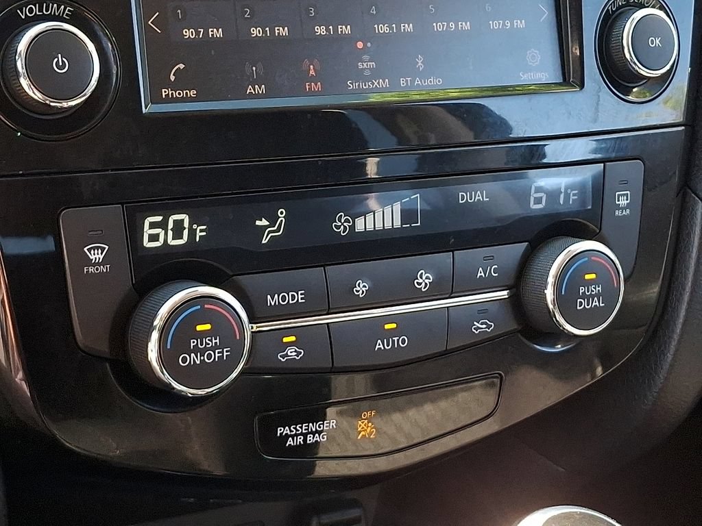 Used 2020 Nissan Rogue SV FWD image 15